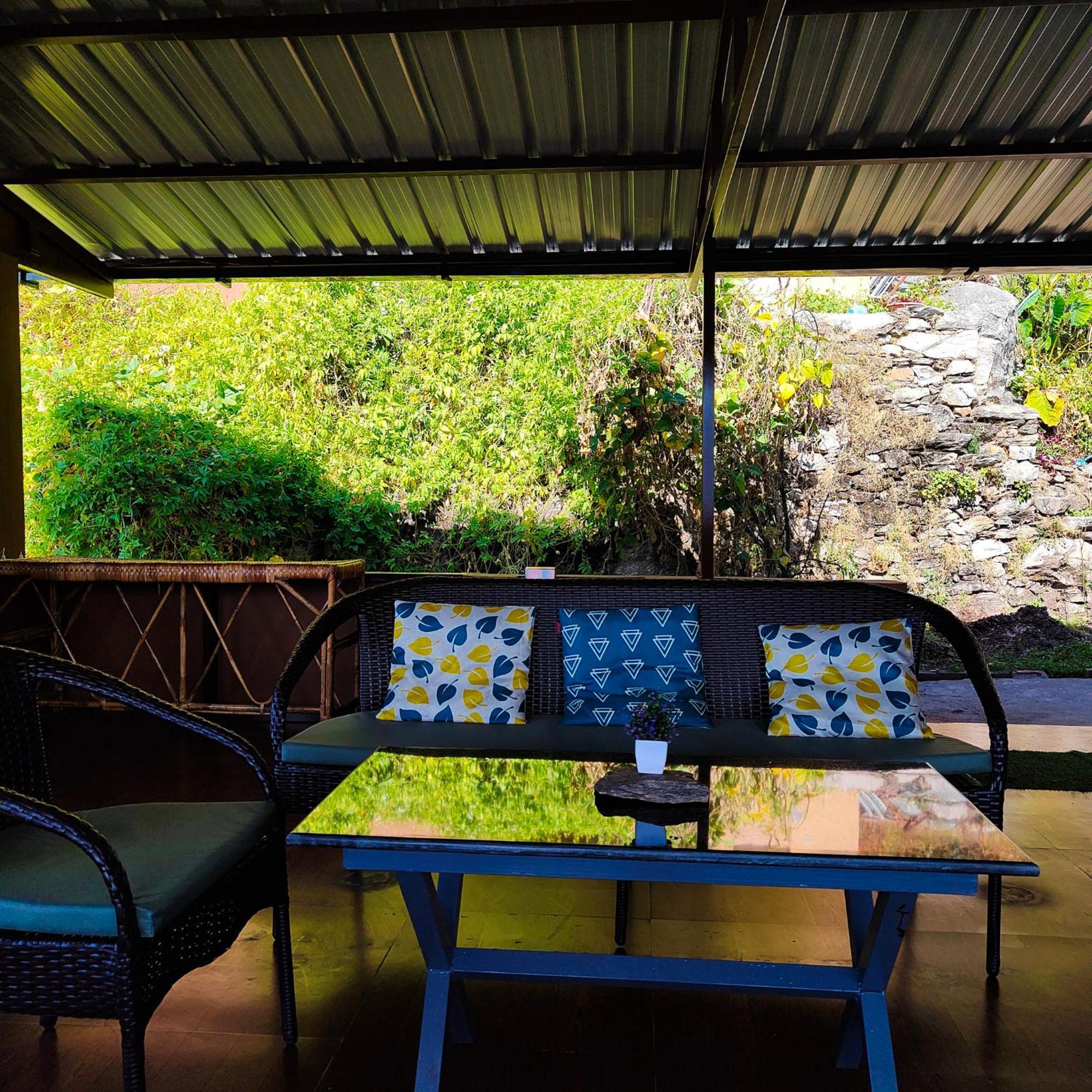 Cafe Buransh Villa Sari Exterior photo